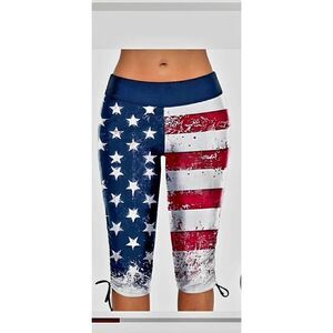 NWOT AMERICAN FLAG CAPRIS